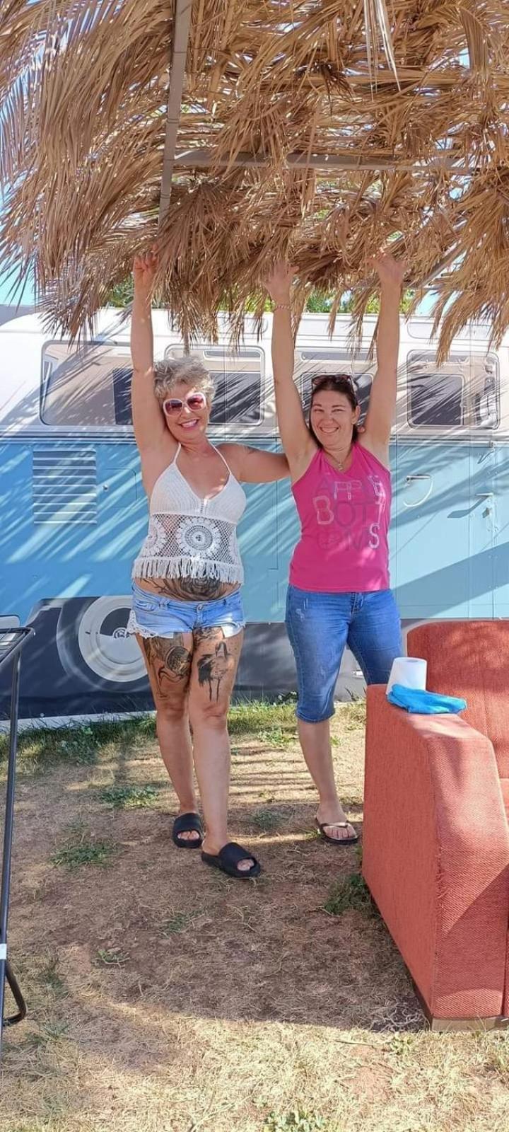 הוילה קיסאמוס Cornelia Hippie Magic Bus מראה חיצוני תמונה
